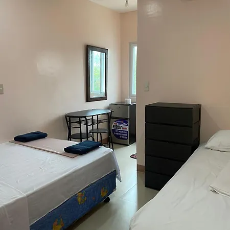 Kellocks\' Seaview Apartelle