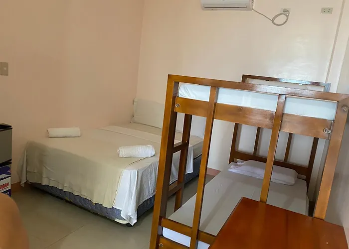 Kellocks' Seaview Apartelle イン 2*