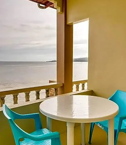 Kellocks' Seaview Apartelle