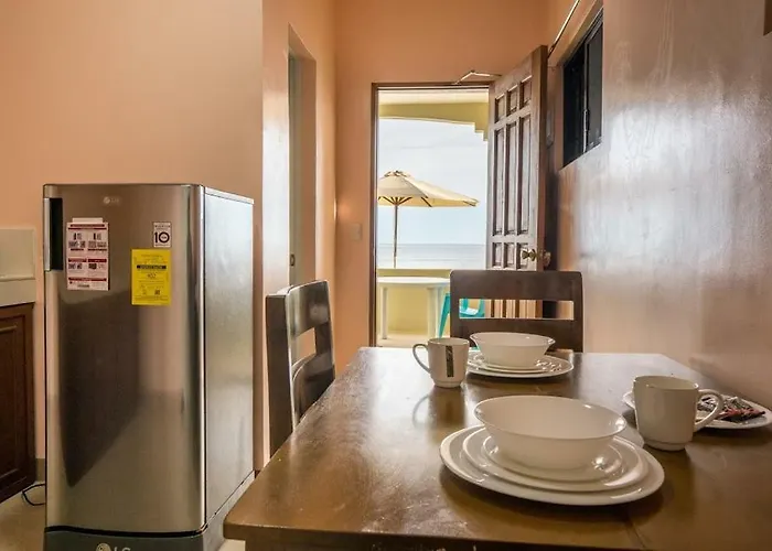 Kellocks' Seaview Apartelle イン 2*