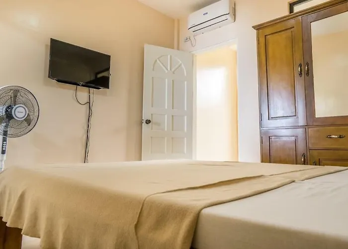 Kellocks' Seaview Apartelle イン 2*