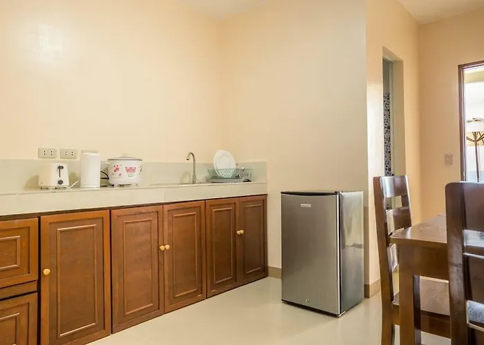 Kellocks' Seaview Apartelle 2*